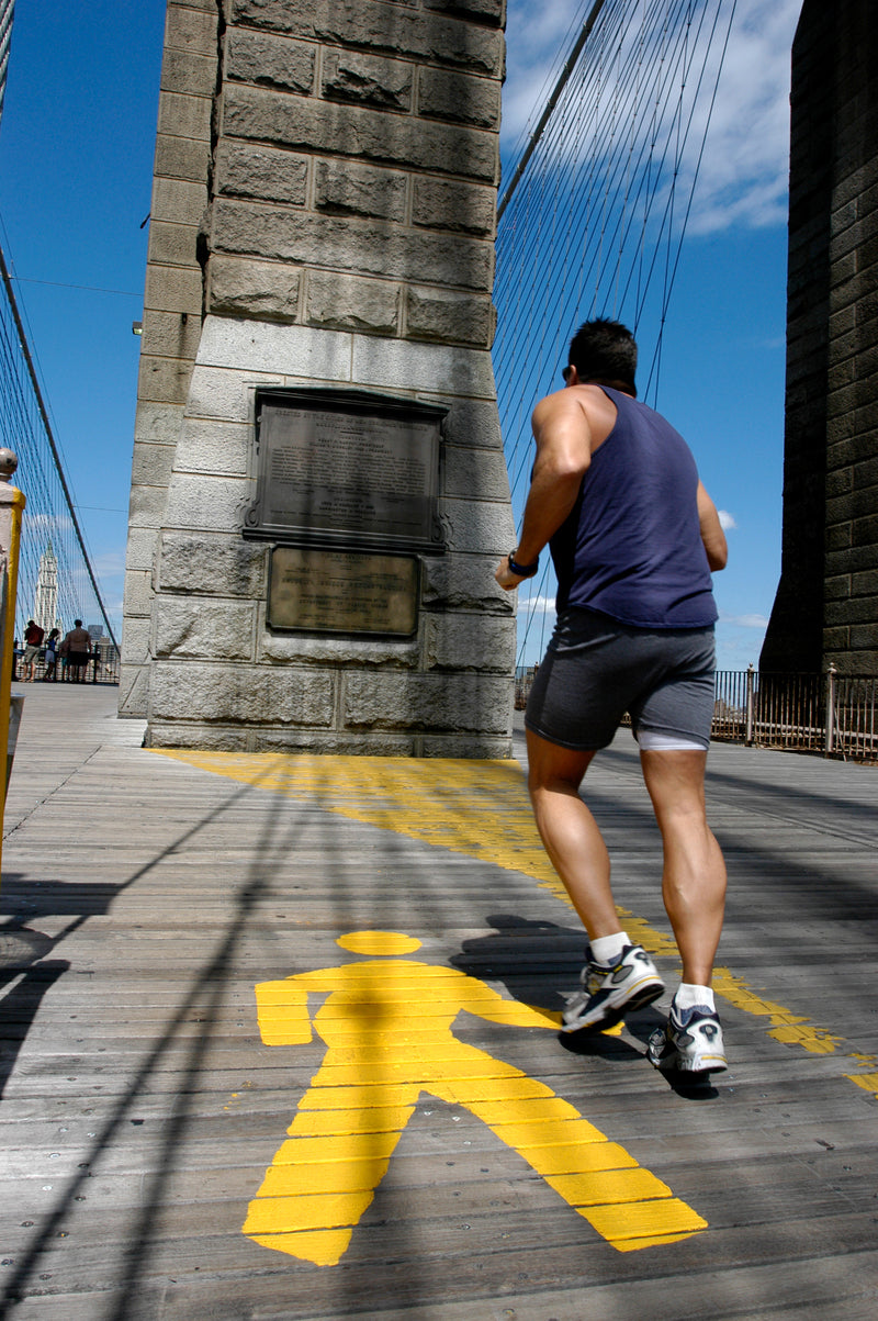 NYC Brooklyn Bridge 02 Jogger